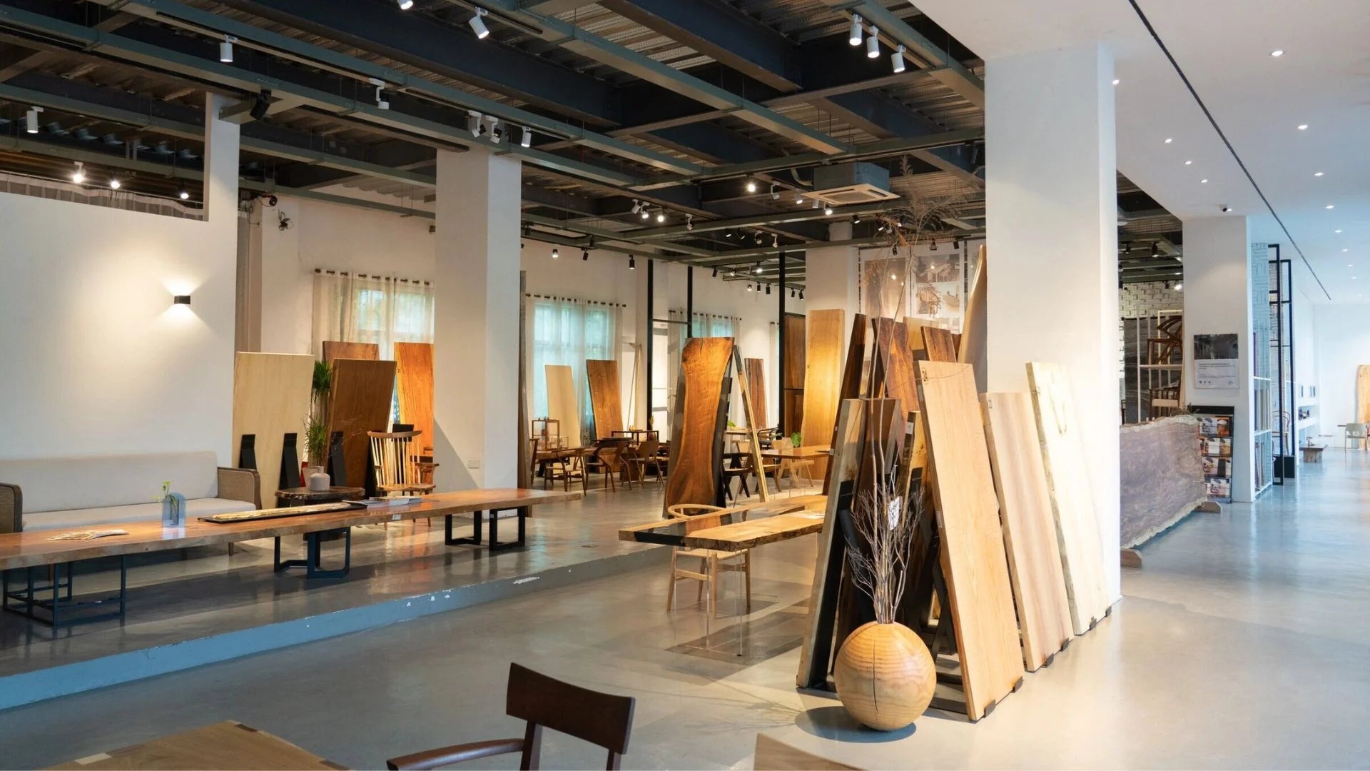 oxygen-wood-epoxy-table-exhibition-hall